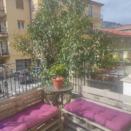 La Casa Del Sole Villa Империа Екстериор снимка